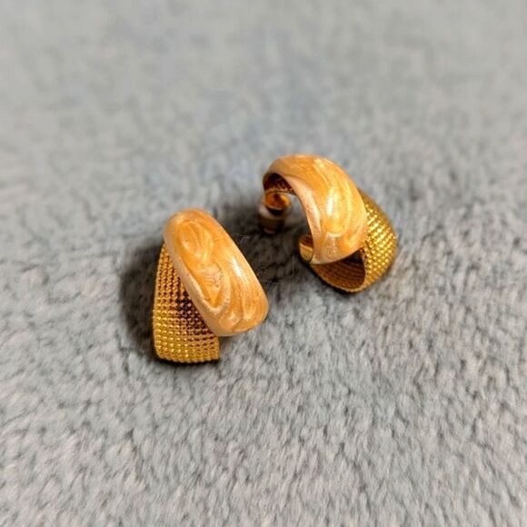 Vintage Double 1/2 Hoop Enamel and Goldtone Pierced Earrings - Picture 4 of 7